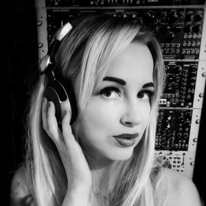 DJ JANA DARK